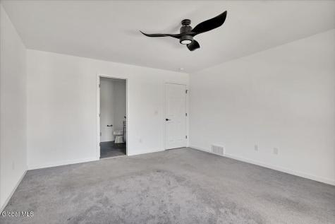 22 Stacey Way Troy NY 12180