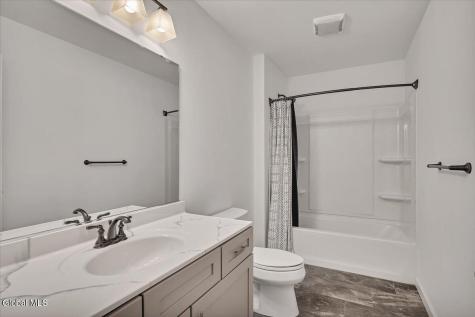 22 Stacey Way Troy NY 12180