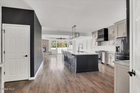 22 Stacey Way Troy NY 12180