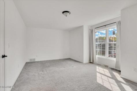 22 Stacey Way Troy NY 12180