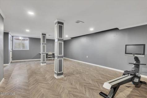 22 Stacey Way Troy NY 12180
