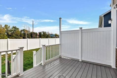 22 Stacey Way Troy NY 12180