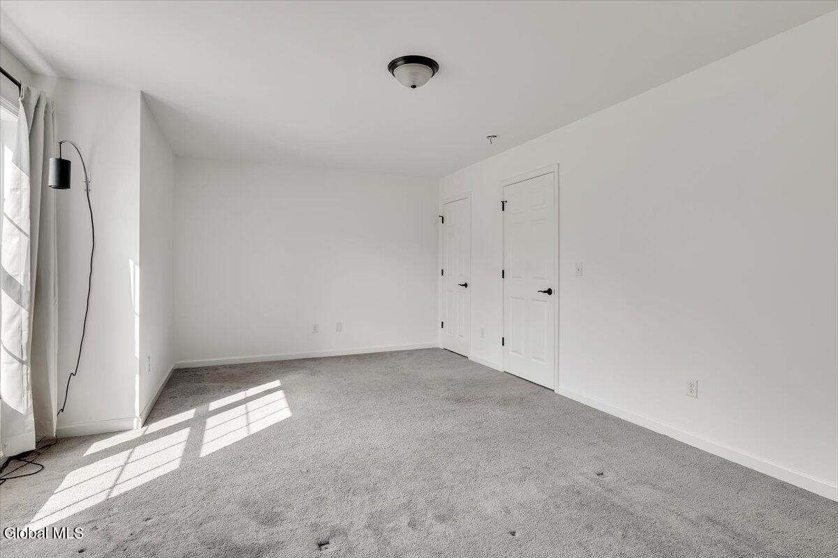 22 Stacey Way Troy NY 12180