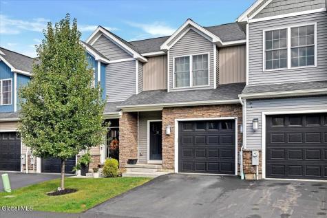 22 Stacey Way Troy NY 12180