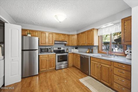 13B Woodcliffe Drive Clifton Park NY 12065