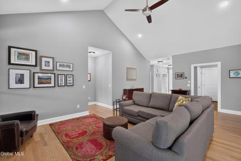 60 Fairfax Boulevard Slingerlands NY 12159