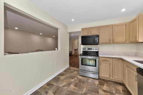 20 Bridgewood Lane Watervliet NY 12189