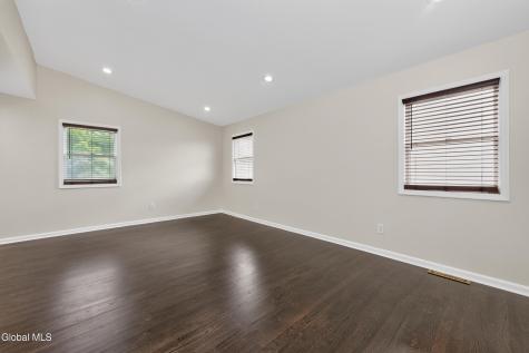 20 Bridgewood Lane Watervliet NY 12189