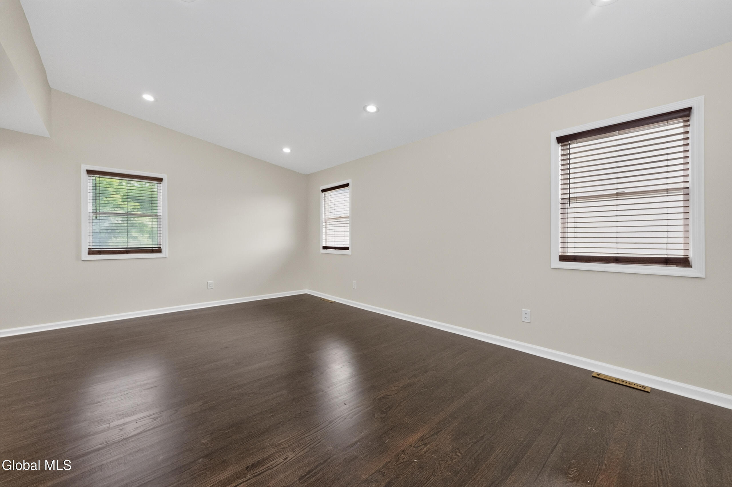 20 Bridgewood Lane Watervliet NY 12189