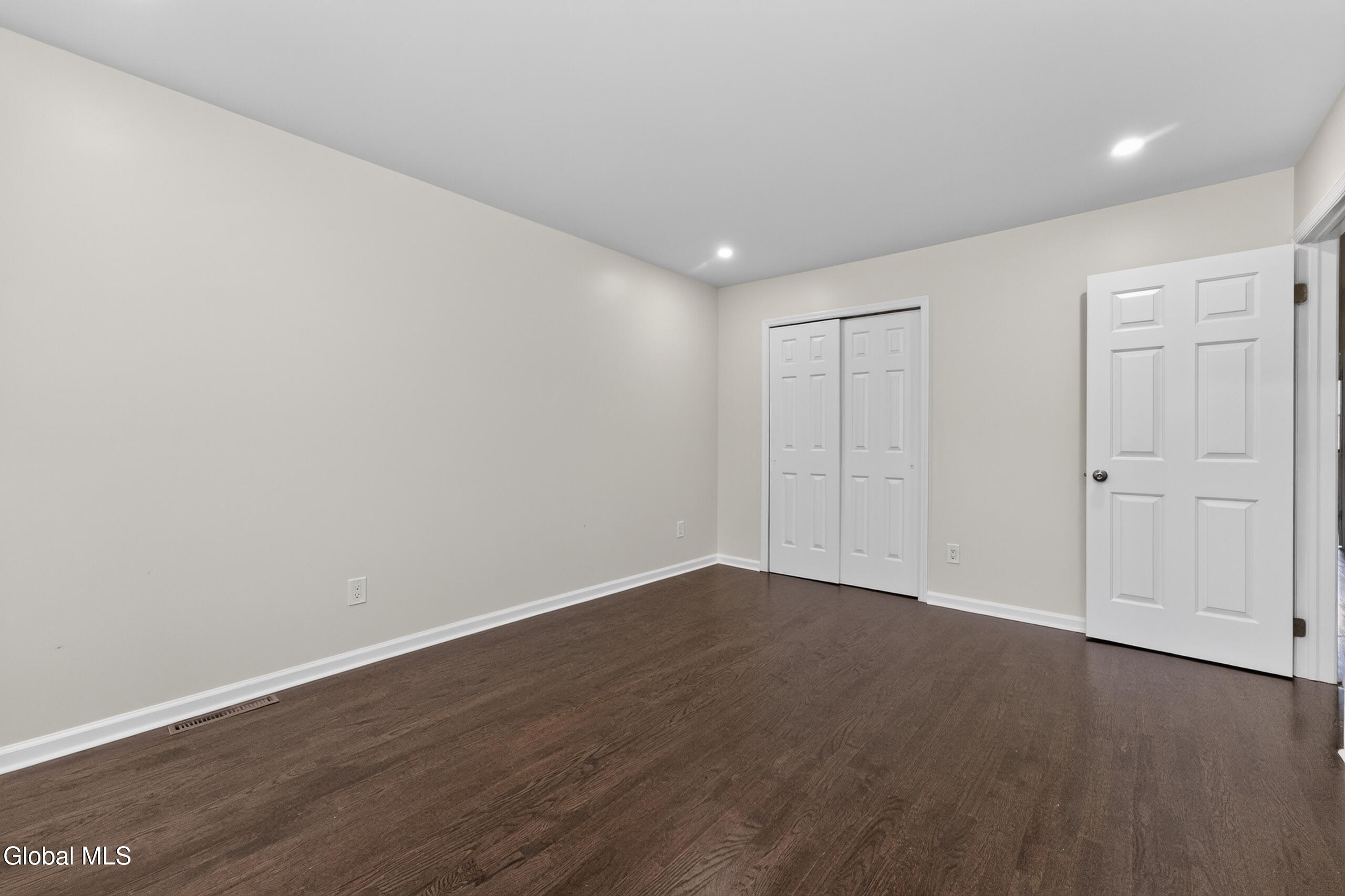 20 Bridgewood Lane Watervliet NY 12189