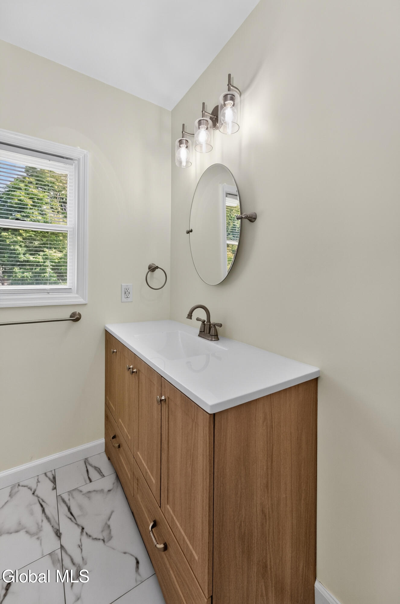 20 Bridgewood Lane Watervliet NY 12189