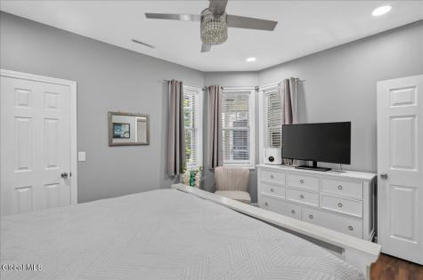 4703 S Foxwood Drive Clifton Park NY 12065