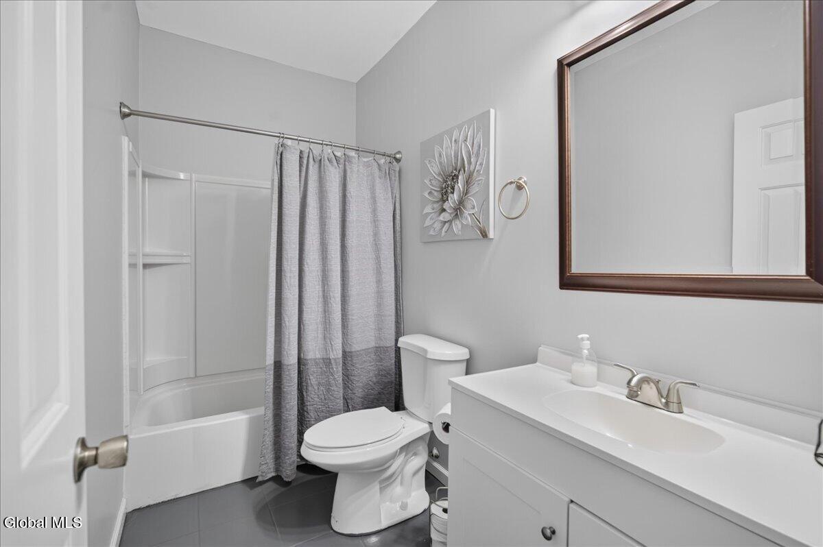 4703 S Foxwood Drive Clifton Park NY 12065