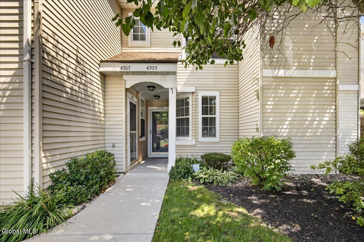 4703 S Foxwood Drive Clifton Park NY 12065