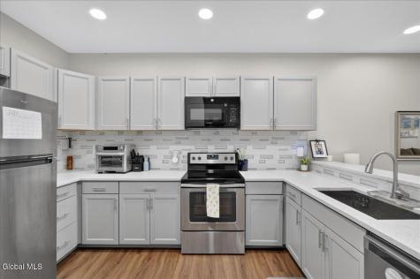 4703 S Foxwood Drive Clifton Park NY 12065