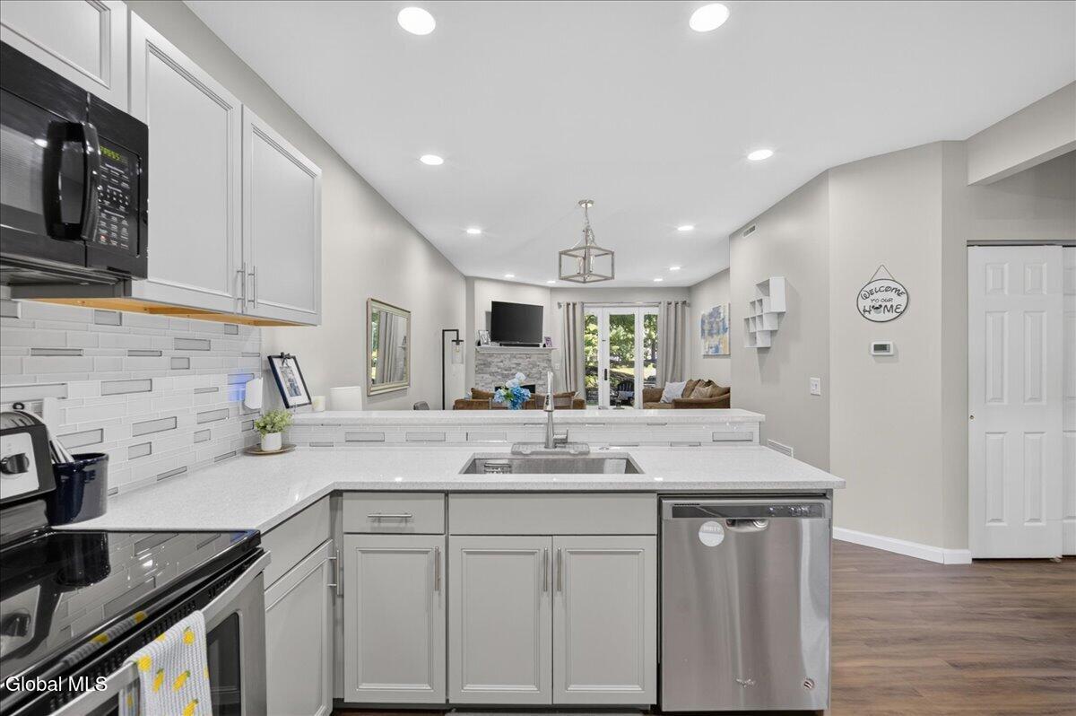 4703 S Foxwood Drive Clifton Park NY 12065