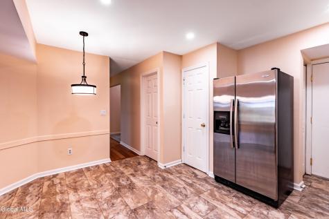 21 Standish Drive Glenmont NY 12077