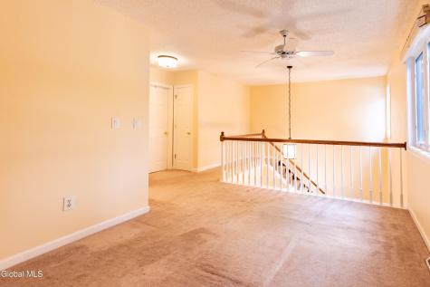 21 Standish Drive Glenmont NY 12077