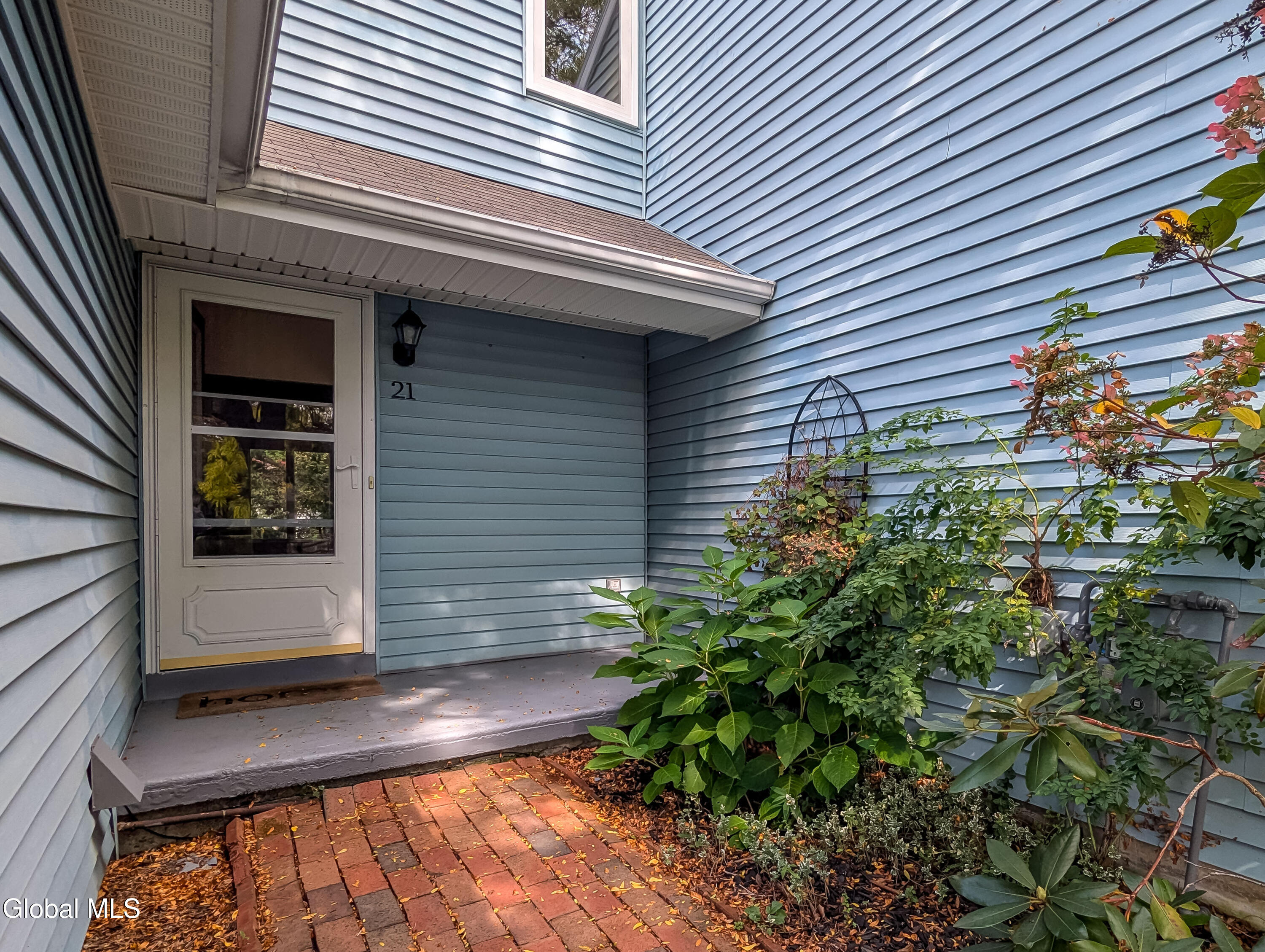 21 Standish Drive Glenmont NY 12077
