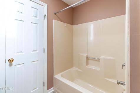 21 Standish Drive Glenmont NY 12077