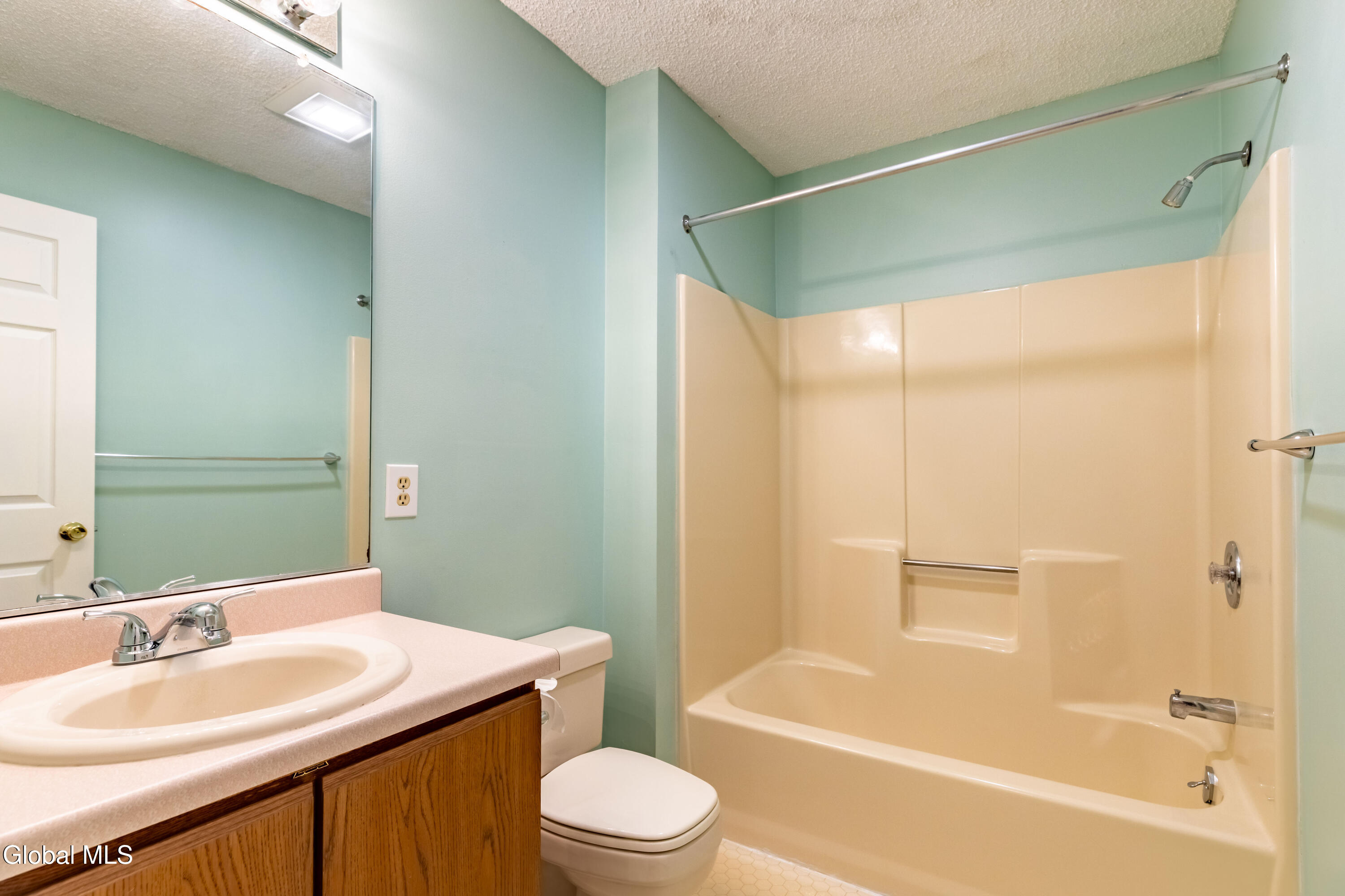 21 Standish Drive Glenmont NY 12077