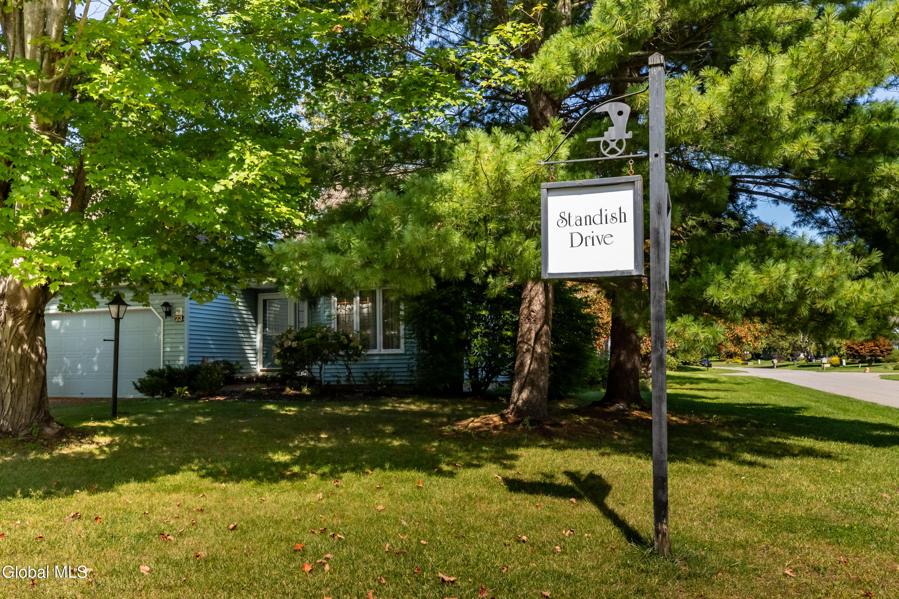21 Standish Drive Glenmont NY 12077