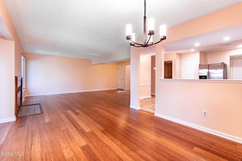 21 Standish Drive Glenmont NY 12077