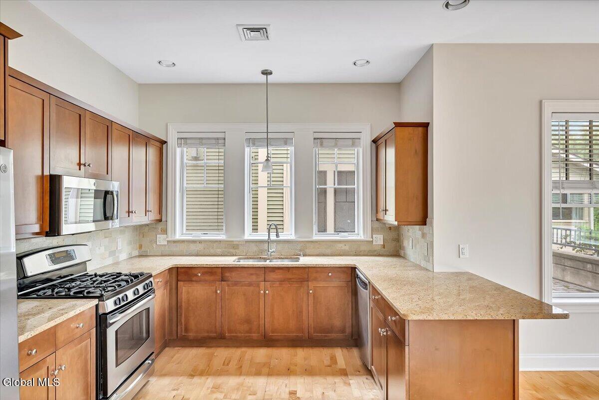 30 Whistler Court Saratoga Springs NY 12866