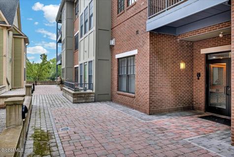 30 Whistler Court Saratoga Springs NY 12866
