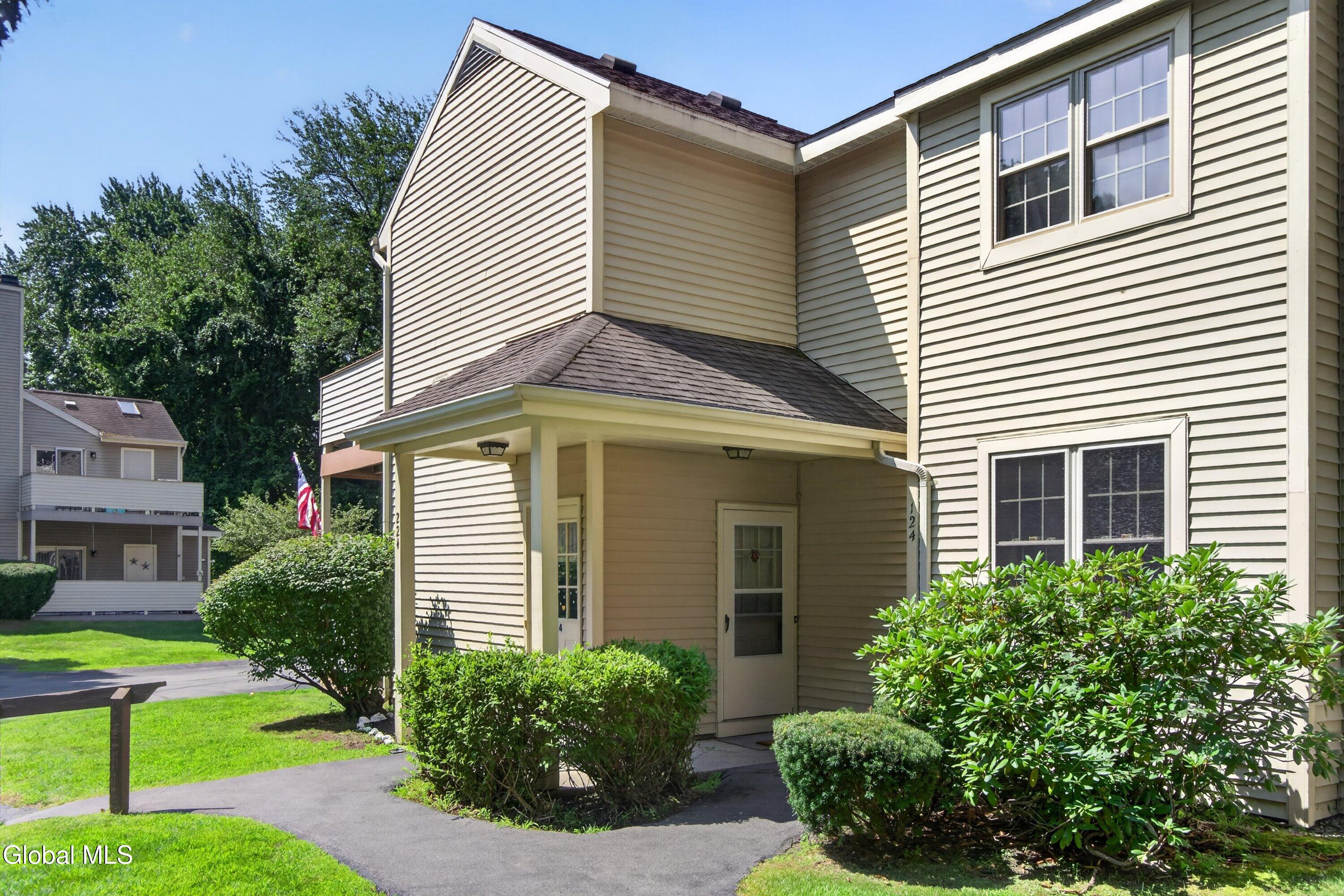 124 Monmouth Way Halfmoon NY 12065