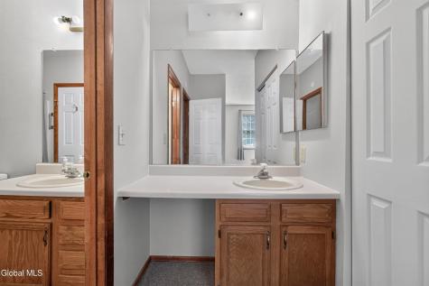 124 Monmouth Way Halfmoon NY 12065