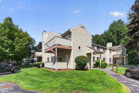 124 Monmouth Way Halfmoon NY 12065
