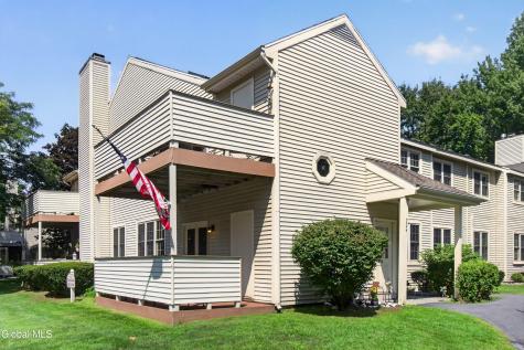 124 Monmouth Way Halfmoon NY 12065