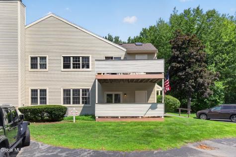 124 Monmouth Way Halfmoon NY 12065