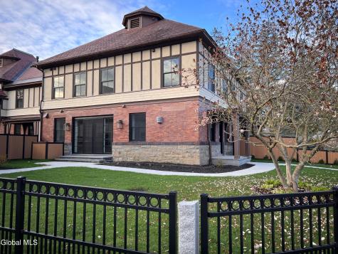 122 Regent Street Saratoga Springs NY 12866