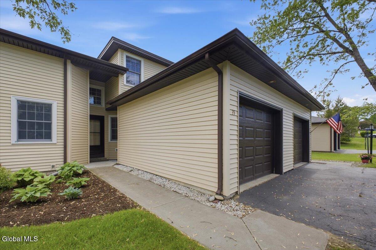 35 Walker Lane Queensbury NY 12804
