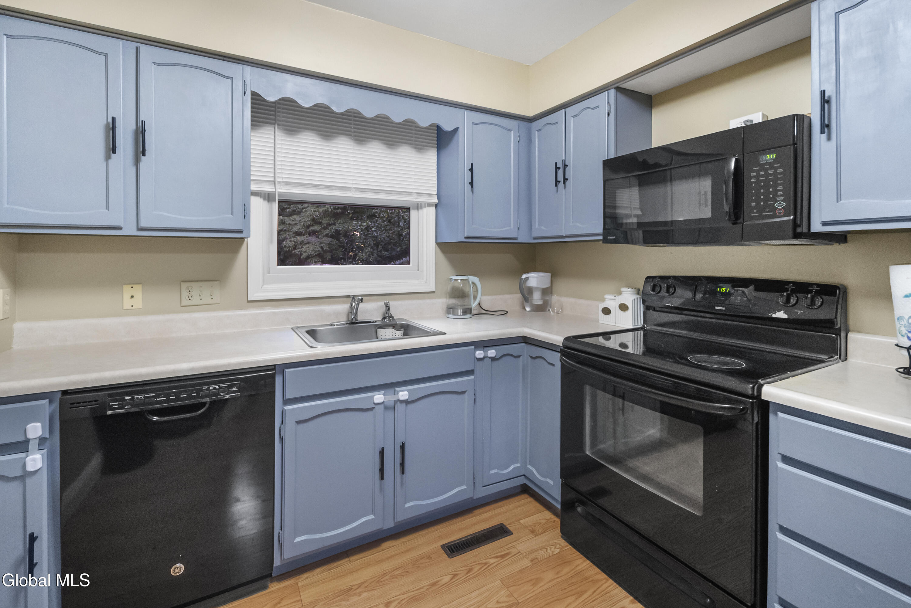 84 Velina Drive Albany NY 12203