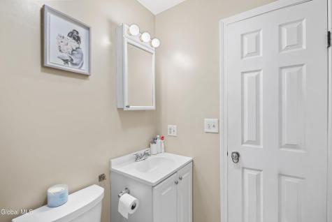 84 Velina Drive Albany NY 12203