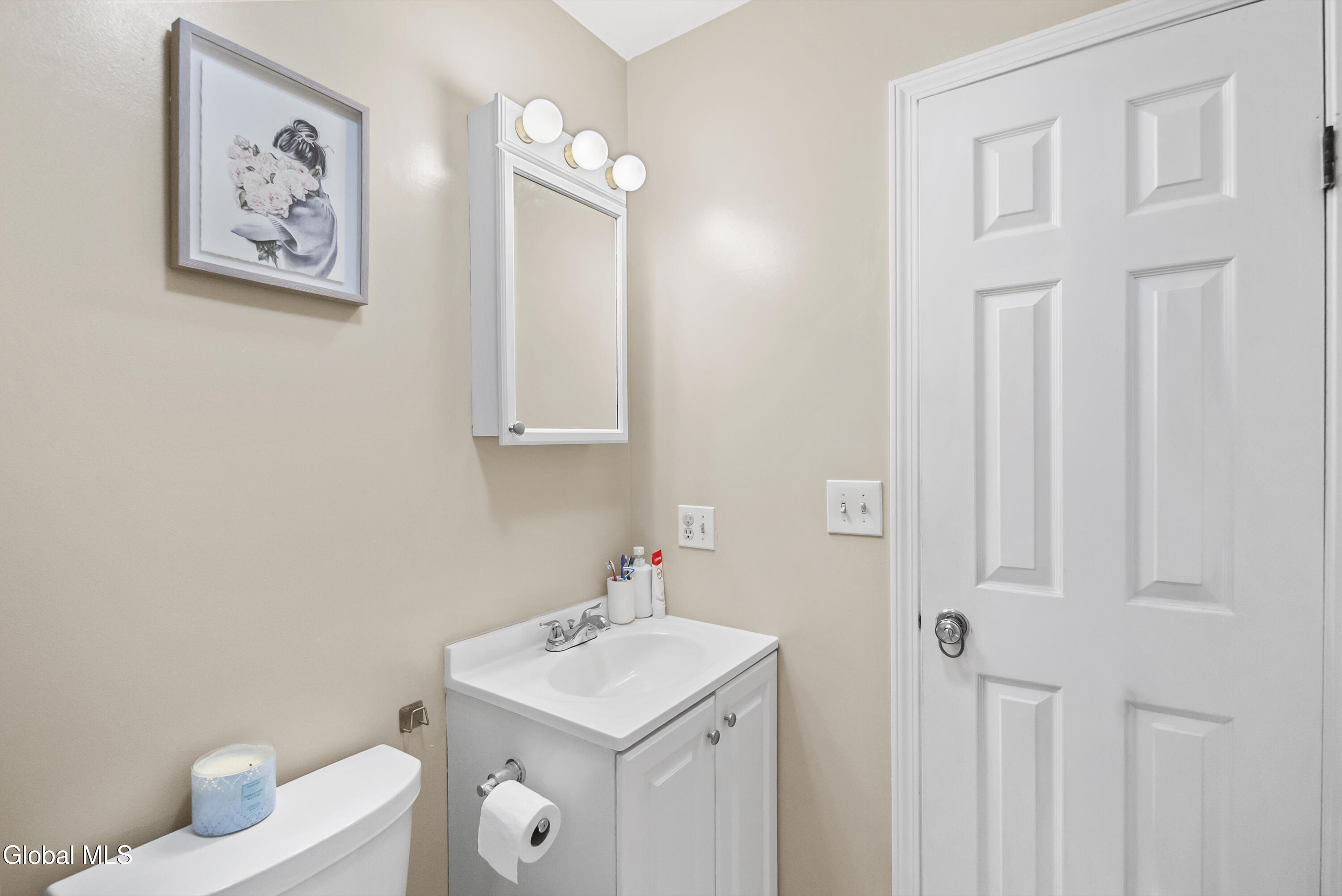 84 Velina Drive Albany NY 12203