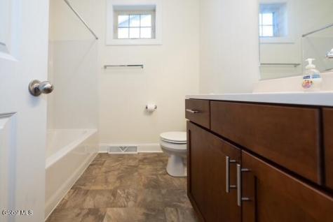 17 Canterbury Lane Delmar NY 12054