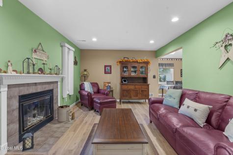 2063 Rosedale Way Guilderland NY 12303
