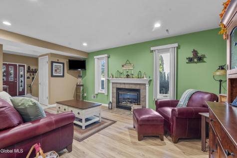 2063 Rosedale Way Guilderland NY 12303