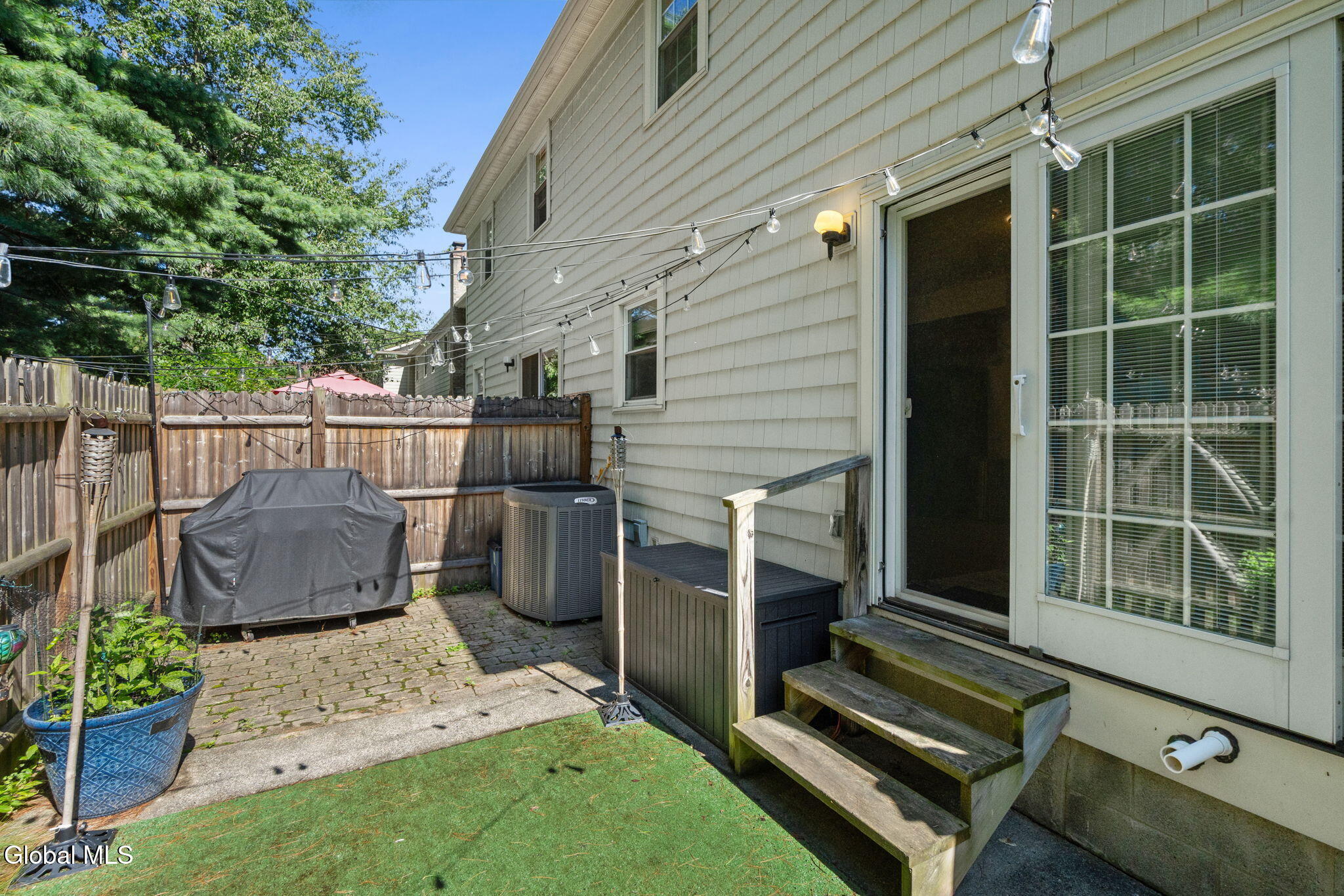 137 Point Of Woods Drive Albany NY 12203