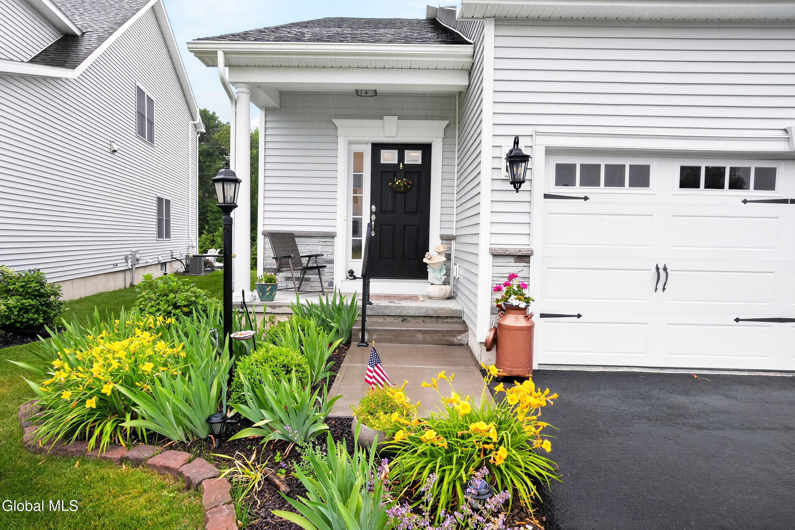 16 Joshua Place Glenmont NY 12077