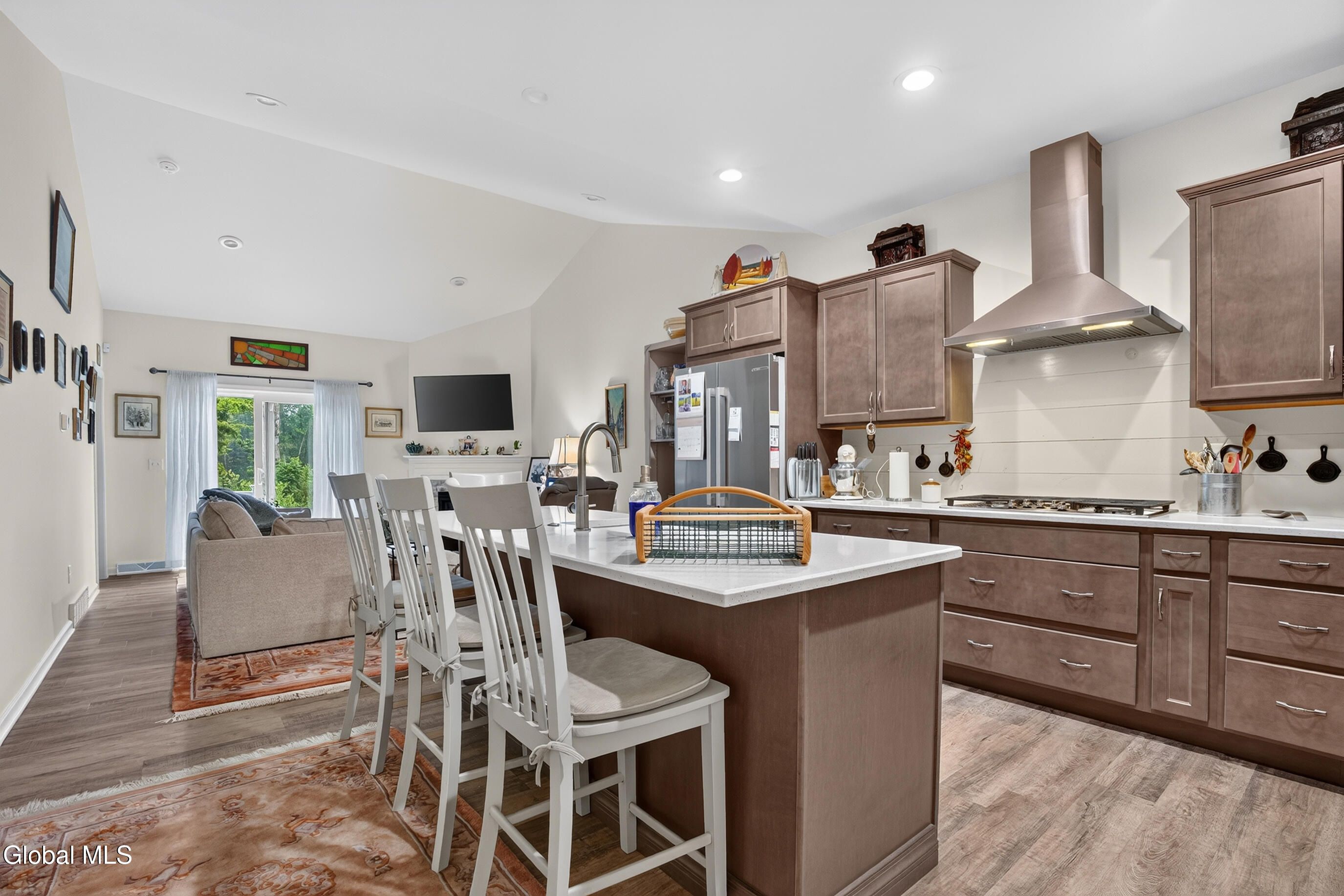 16 Joshua Place Glenmont NY 12077