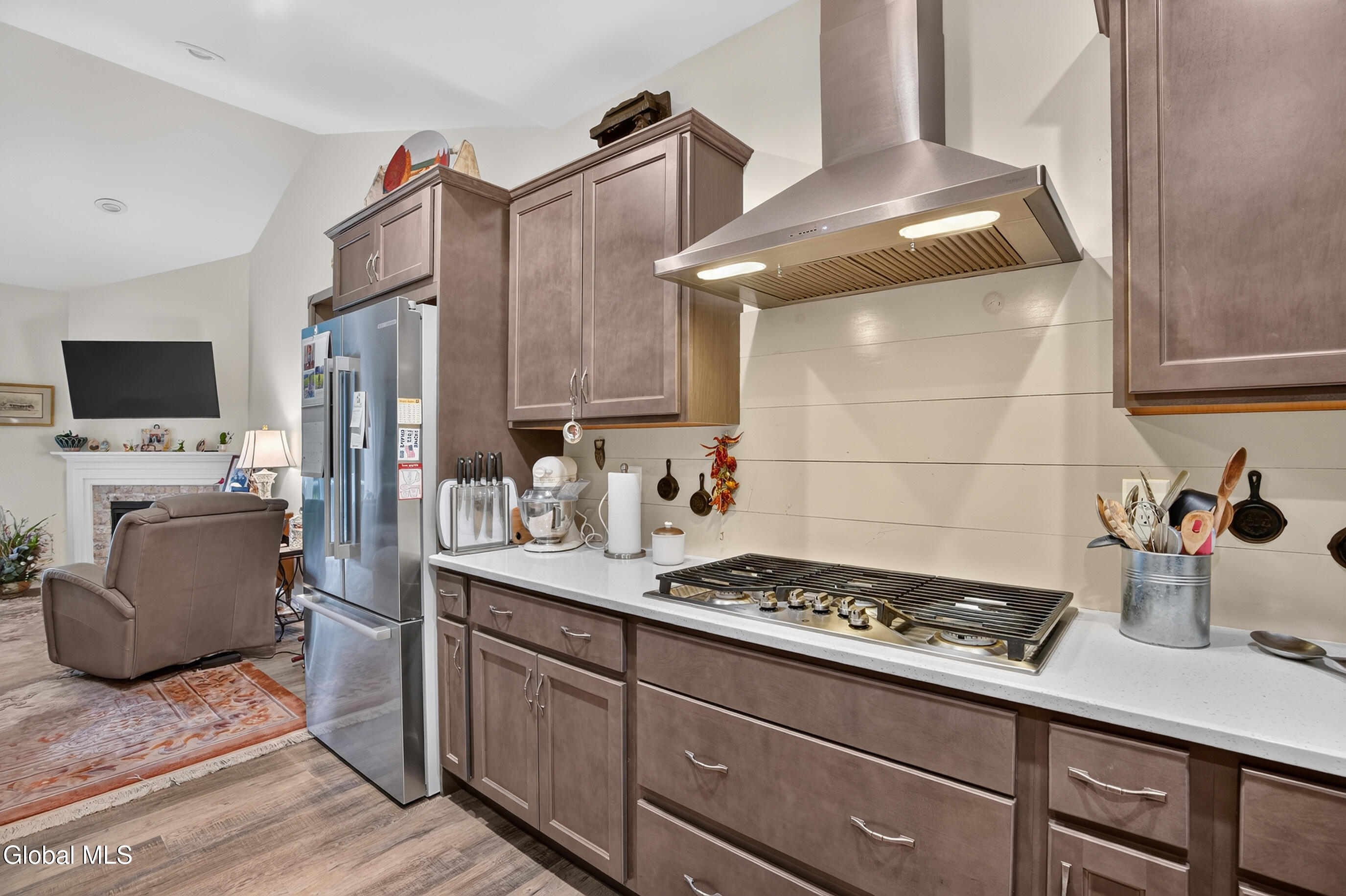 16 Joshua Place Glenmont NY 12077