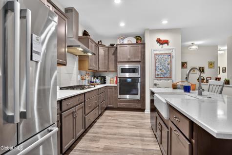 16 Joshua Place Glenmont NY 12077