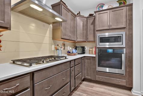 16 Joshua Place Glenmont NY 12077