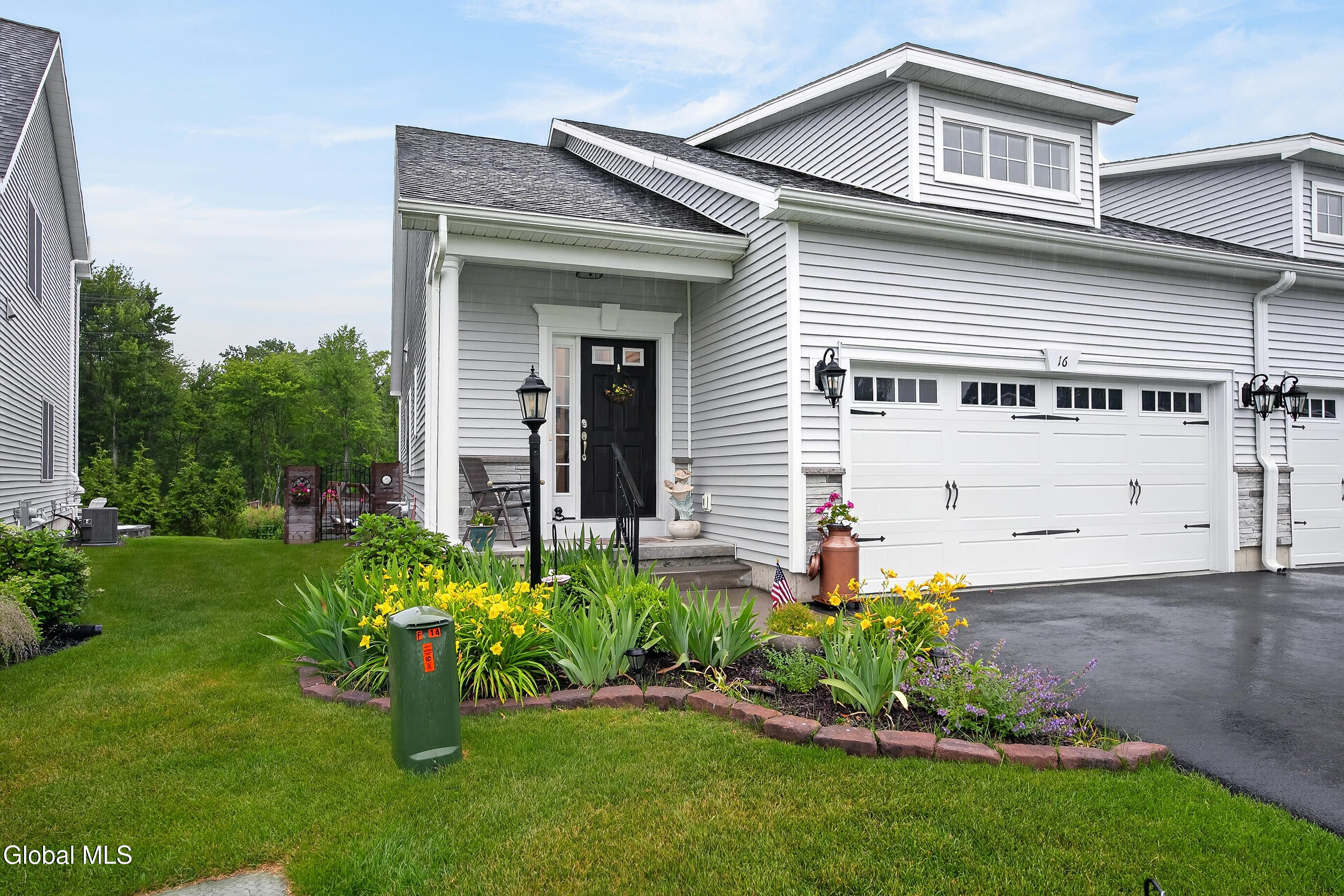 16 Joshua Place Glenmont NY 12077