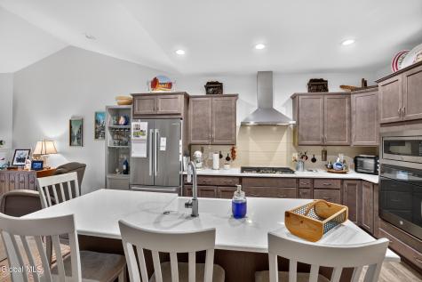 16 Joshua Place Glenmont NY 12077